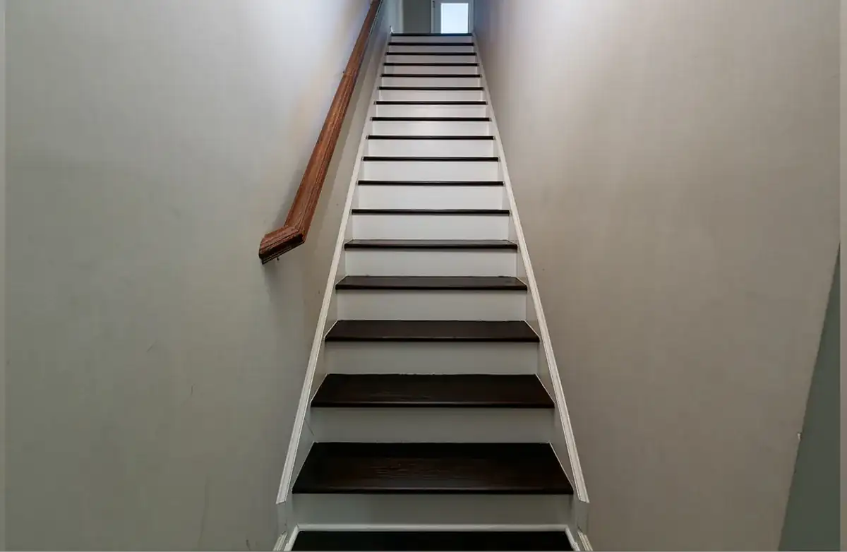 One Staircase Detail Can Change How the Entire Entry Feels — Final Floors flooring article